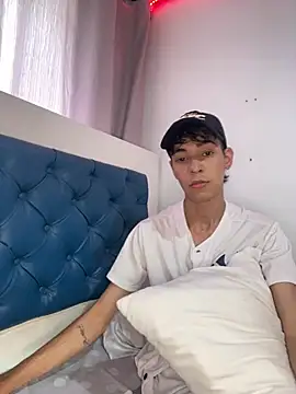 Snapshot of Milo_Gunnar chatting on 03.18.26 Milo Gunnar online show from 03.18.26