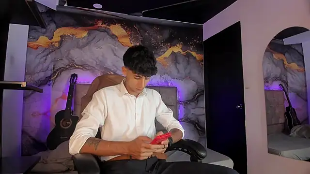 MaxiimoRomano  online show from 05.05.26