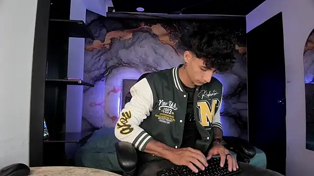 MaxiimoRomano  online show from 05.11.26