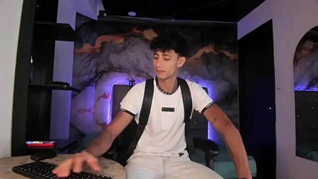 MaxiimoRomano  online show from 05.13.26