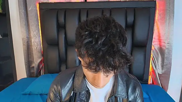 MaxiimoRomano  online show from 06.19.26