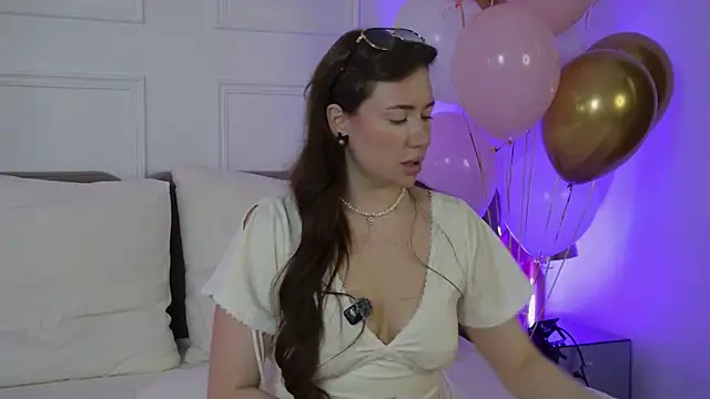 Snapshot of MeganStrane chatting on 05.21.26 MeganStrane online show from 05.21.26