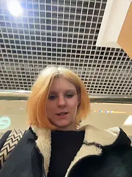 NinaParri online show from 04.21.26