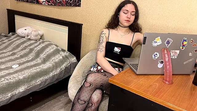 Holy Mariaaa online show from 05.04.26