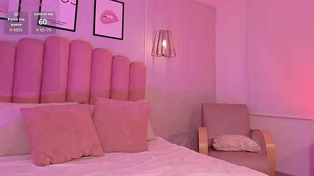 violeta hills  online show from 07.30.26