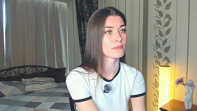 Snapshot of JulissaLipoma chatting on 06.04.26 JulissaLipoma online show from 06.04.26