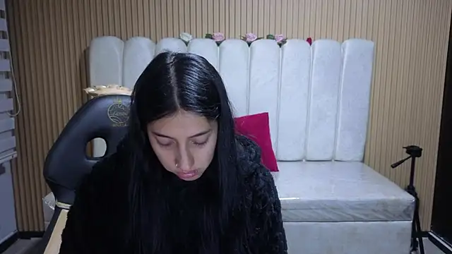 Melannyy V online show from 04.16.26