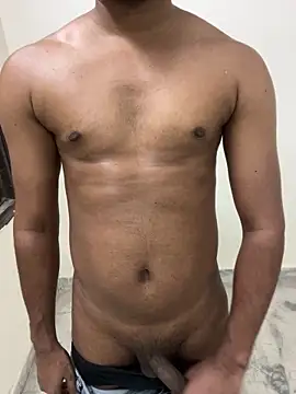 Snapshot of couple-new chatting on 06.18.26 couple-new online show from 06.18.26