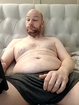 Snapshot of pitch_122 chatting on 04.06.26 pitch 122 online show from 04.06.26