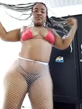 Snapshot of valeryhotbrown chatting on 03.21.26 valeryhotbrown online show from 03.21.26