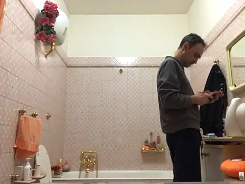 Snapshot of saber910 chatting on 04.16.26 saber910 online show from 04.16.26