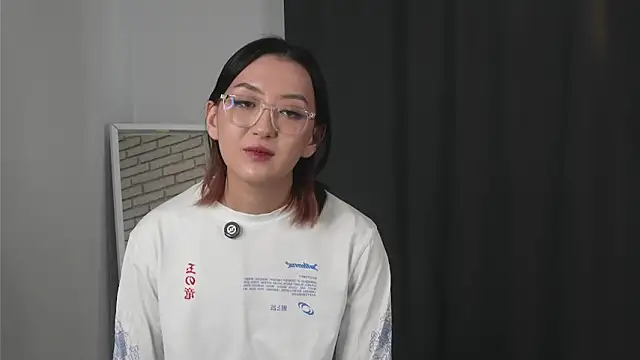 Snapshot of DeeCosca chatting on 03.20.26 DeeCosca online show from 03.20.26