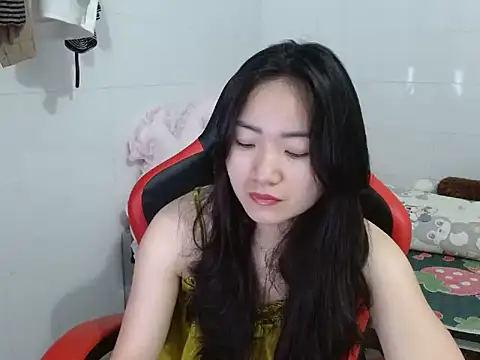 Snapshot of Olivia_cute68 chatting on 04.19.26 Olivia cute68 online show from 04.19.26
