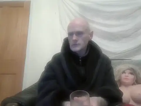 Snapshot of Useless_Wanker chatting on 03.28.26 Useless Wanker online show from 03.28.26