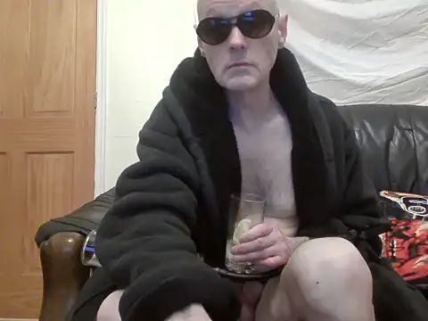 Snapshot of Useless_Wanker chatting on 03.31.26 Useless Wanker online show from 03.31.26