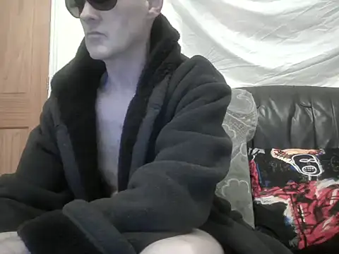 Snapshot of Useless_Wanker chatting on 03.31.26 Useless Wanker online show from 03.31.26