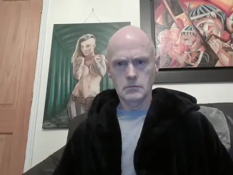 Snapshot of Useless_Wanker chatting on 04.06.26 Useless Wanker online show from 04.06.26