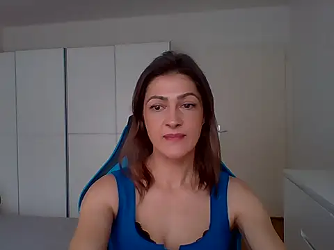 Snapshot of EVERLYY chatting on 03.23.26 EVERLYY online show from 03.23.26