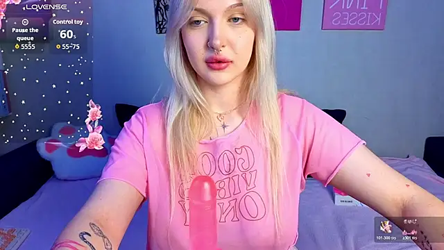 Snapshot of BlondieSummer chatting on 08.04.26 BlondieSummer online show from 08.04.26