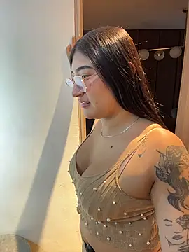 Snapshot of ami_santos chatting on 03.23.26 ami santos online show from 03.23.26