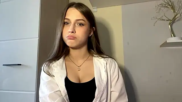 Snapshot of AssumingPail chatting on 03.21.26 AssumingPail online show from 03.21.26