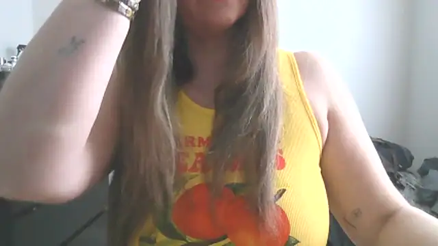 Snapshot of Goddess-GraceX chatting on 04.15.26 Goddess-GraceX online show from 04.15.26