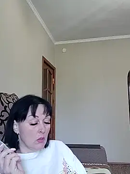 HelgaDennis online show from 04.30.26