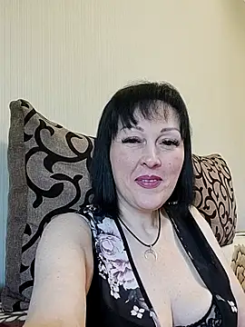 HelgaDennis online show from 05.17.26