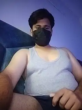 Snapshot of Small_dick_069 chatting on 06.01.26 Small dick 069 online show from 06.01.26