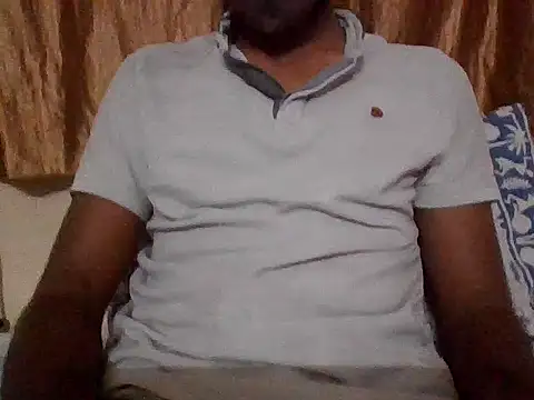 Snapshot of bulls_eye35 chatting on 04.02.26 bulls eye35 online show from 04.02.26