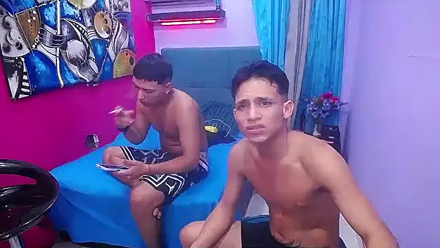 Snapshot of twink_fucks chatting on 05.18.26 twink fucks online show from 05.18.26