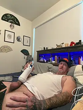 Snapshot of bilateralBKamputee chatting on 03.22.26 bilateralBKamputee online show from 03.22.26