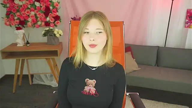 LunasFrost online show from 04.09.26