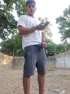 HOTRAINYGOLDEN online show from 03.23.26