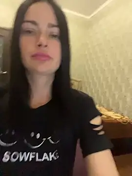 Snapshot of LeilaJarvis chatting on 06.25.26 LeilaJarvis online show from 06.25.26