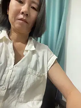 lilysister66 online show from 06.14.26