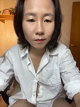 lilysister66 online show from 06.29.26