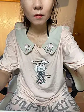 lilysister66 online show from 06.30.26