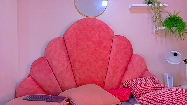 StarrMoon   online show from 05.12.26