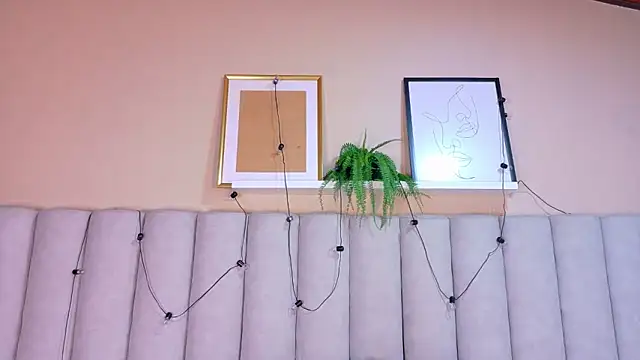 StarrMoon   online show from 05.13.26