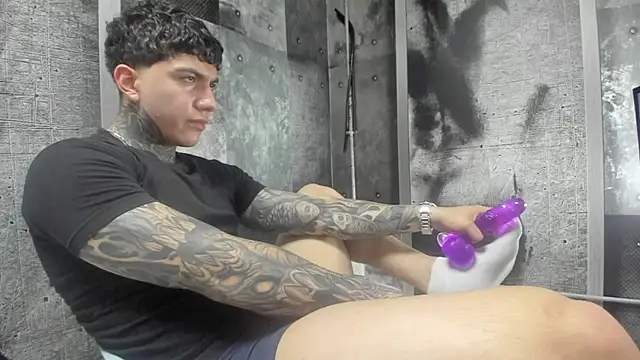 Snapshot of Gury_tattoo chatting on 05.15.26 Gury tattoo online show from 05.15.26
