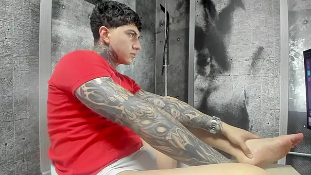 Snapshot of Gury_tattoo chatting on 05.16.26 Gury tattoo online show from 05.16.26