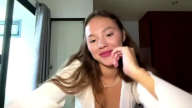 Snapshot of kamila_18_french chatting on 04.09.26 kamila 18 french online show from 04.09.26
