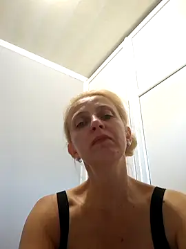 MiaLove183 online show from 07.26.26