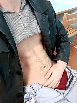 Snapshot of Fun_yacine chatting on 03.30.26 Fun yacine online show from 03.30.26