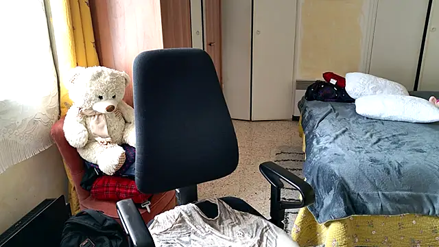 Snapshot of Chrismaturefrench chatting on 04.19.26 Chrismaturefrench online show from 04.19.26