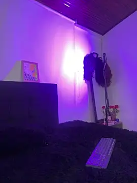 Miia coollins online show from 04.21.26