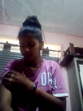 Snapshot of Raveena0990 chatting on 05.17.26 Raveena0990 online show from 05.17.26