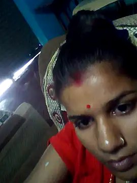 Snapshot of Raveena0990 chatting on 05.18.26 Raveena0990 online show from 05.18.26