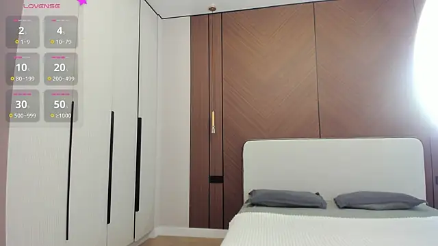 Takanasin online show from 04.23.26